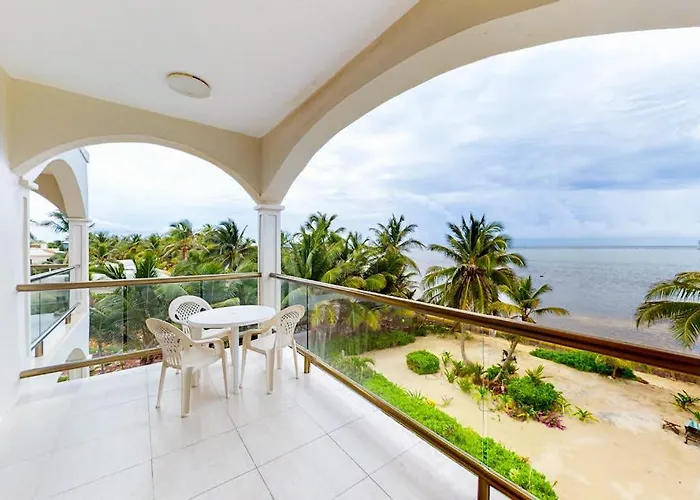 Сasa de vacaciones Beachfront With Ocean Views Wifi Partial Ac & Shared Pool Dock Kayaks San Pedro (Ambergris Caye)
