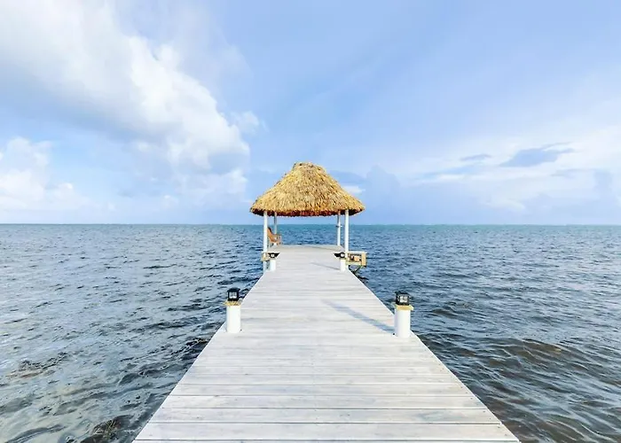 Сasa de vacaciones Beachfront With Ocean Views Wifi Partial Ac & Shared Pool Dock Kayaks San Pedro (Ambergris Caye)