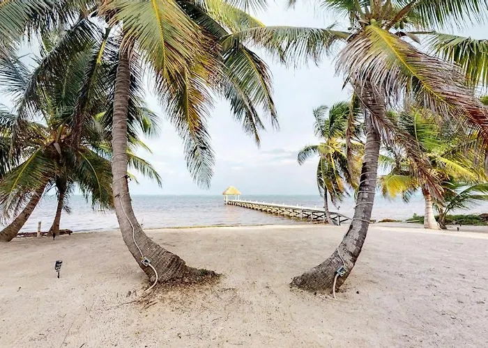 Beachfront With Ocean Views Wifi Partial Ac & Shared Pool Dock Kayaks Сasa de vacaciones