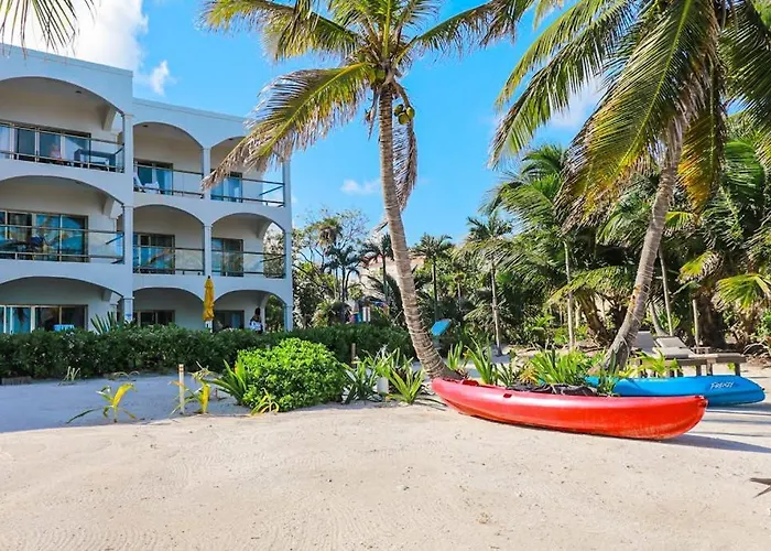 Beachfront With Ocean Views Wifi Partial Ac & Shared Pool Dock Kayaks San Pedro (Ambergris Caye)