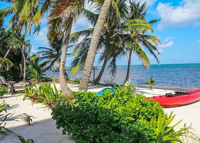 Beachfront With Ocean Views Wifi Partial Ac & Shared Pool Dock Kayaks Сasa de vacaciones