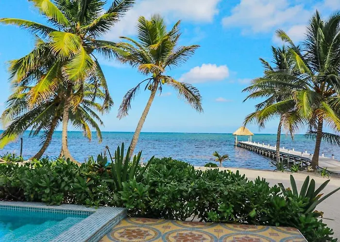 Сasa de vacaciones Beachfront With Ocean Views Wifi Partial Ac & Shared Pool Dock Kayaks